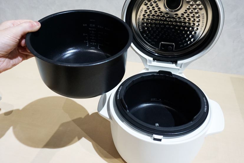 BALMUDA 炊飯器 スチーム機能付き ホワイト(内蓋 が1部外れています) BALMUDA 炊飯器 スチーム機能付き ホワイト(内蓋 が1部外れています) 炊飯