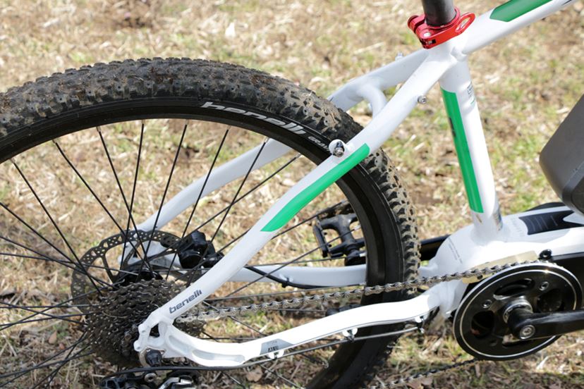 オフロードで本格的に遊べる“MTB×電動アシスト”「TAGETE27.5」の