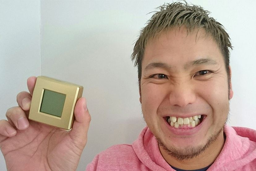 小さくなっても機能は…4倍!? ベッドに置きたいスマート時計 - 価格.com