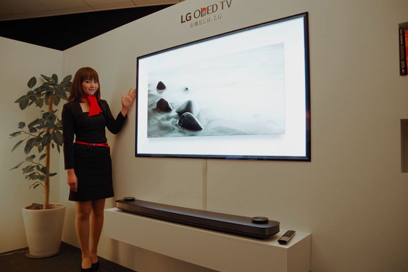 LG、有機ELテレビ、3シリーズ4モデルを発表 - 価格.comマガジン