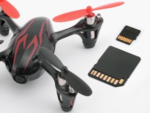 �����Ă����ɓ���B�e���y���߂�A4GB MicroSD�J�[�h�t��