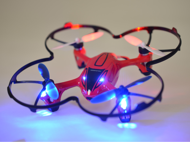 ���P�xLED���C�g×4 �����@�O��ŐF�̈قȂ�LED���C�g��4�����B�Â��ꏊ�ł��@�̂��͂�����Ɗm�F�ł��܂��B