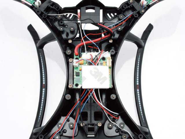 ���萫���Q�̃Z���T�[�𓋍ځ@�Ő�[��3���W���C���A3��G�Z���T�[�A3���n���C�Z���T�[�ɉ����C���Z���T�[�̓��ڂɂ��A���C�g���[�U�[�ł����肵����s���\�ł��B