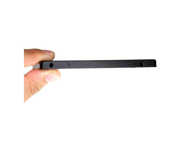 2.5�C���` 7mm���Ŕ��^�m�[�gPC�Ƃ̑������Q