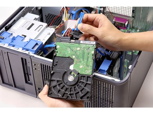 2���n�[�h�f�B�X�N�̌����A�����A�R�s�[���@ �\�f�X�N�g�b�vPC�̗� 2-1�@�p�\�R���ɐV�����n�[�h�f�B�X�N�����t���܂��B 