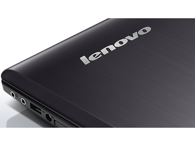 IdeaPad Y580 �_�[�N�O���[ �V��