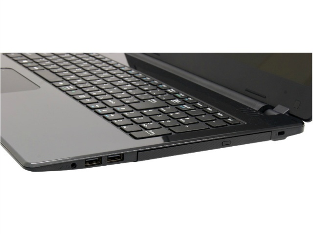 �S��25.3mm�̔��^➑̂Ȃ���ADVD�X�[�p�[�}���`�h���C�u��W�����ځB�A�v���P�[�V�����̃C���X�g�[������f�[�^�̎󂯓n�����ɂ�����܂���B