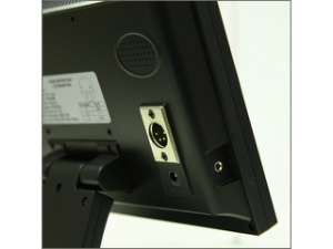 �{�̓����X�s�[�J�[�Ɖ����o�͒[�q����