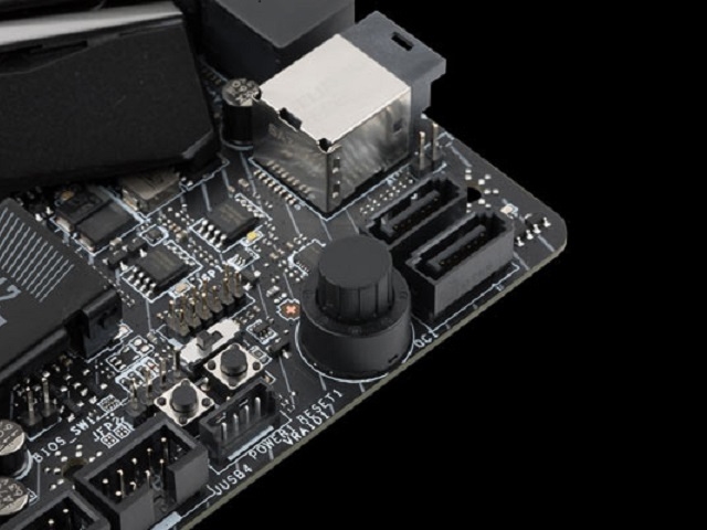 MSI�Q�[���u�[�X�g�@�\���g�p����ƁA�킸���Ȏ��ԂŎ����I�[�o�[�N���b�N�����s���܂��B�_�C�������񂷂�Gaming App��BIOS�𗘗p���āA��y�ɃI�[�o�[�N���b�N�I