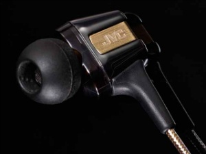 �I�[�i�����g�ƃP�[�u���ɐ�p�F�̃S�[���h���̗p