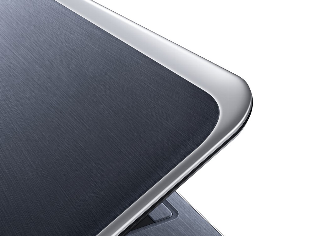 �������A���~�d�グ�Ɗۂ݂̂���f�U�C���ɂ���āA�������ꂽ�X�^�C�����D�ꂽ�������������܂����B