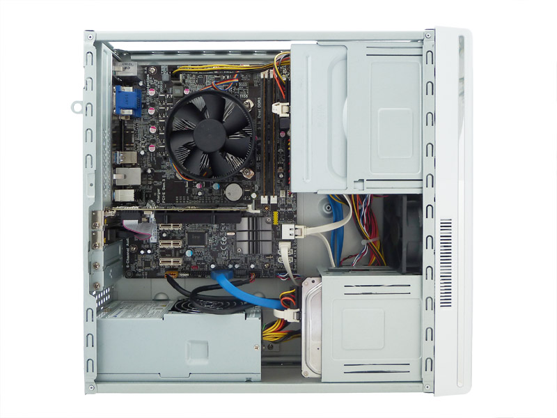 側面パネルを外した筐体正面内部のイメージ画像です。※中身はモデル、カスタマイズにより異なります。