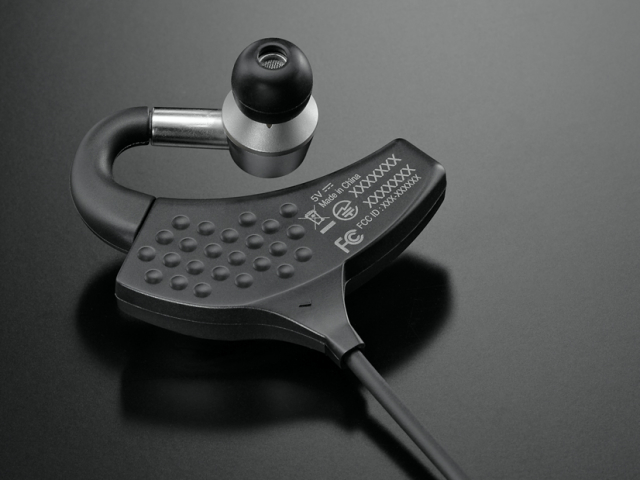 内側にエンボス加工を施して、快適な装着性を実現