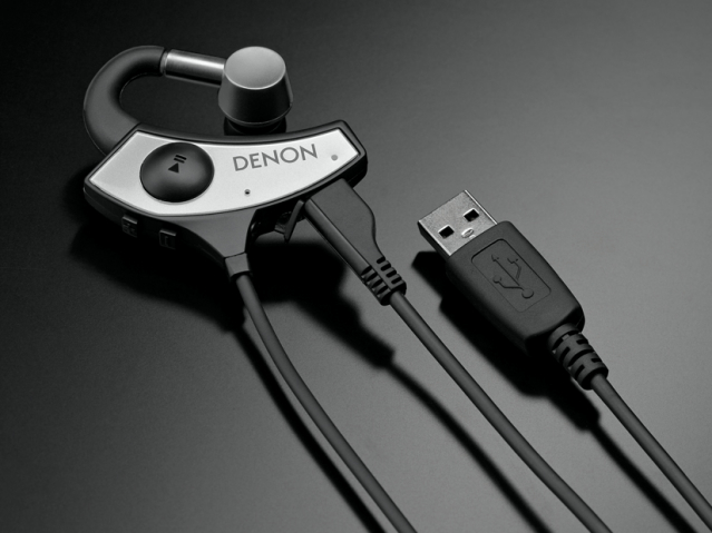 付属のUSBケーブルですばやく手軽に充電