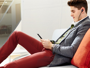 ����܂ł�Bluetooth�w�b�h�Z�b�g���͂邩�ɒ�����L���ȉ���������