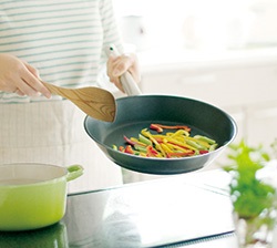 �\�t�@�[�Ȃǂɐ��݂��������L���X�|�b�g���L(��)