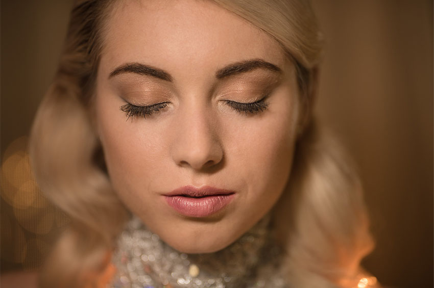 焦点距離: 85mm 露出: F/1.8 1/60秒