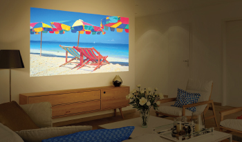 ���r���O�ł����₷��2,000lm�̍��P�x��Rec.709 100���J�o�[�ɂ��F�N�₩�ȉf���Č�