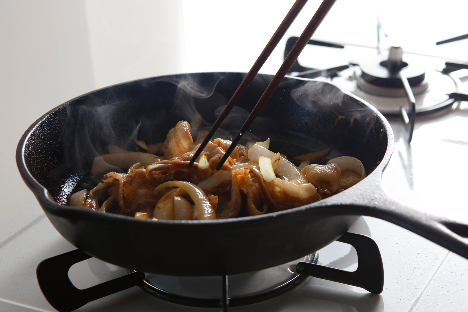 �u�����Y����΋@�\�v�u�ł������΋@�\�v�u�O�������m�点�u�U�[�v�ȂǁA8�̈��S�@�\���A�������́g��������h���炠�Ȃ������܂��B