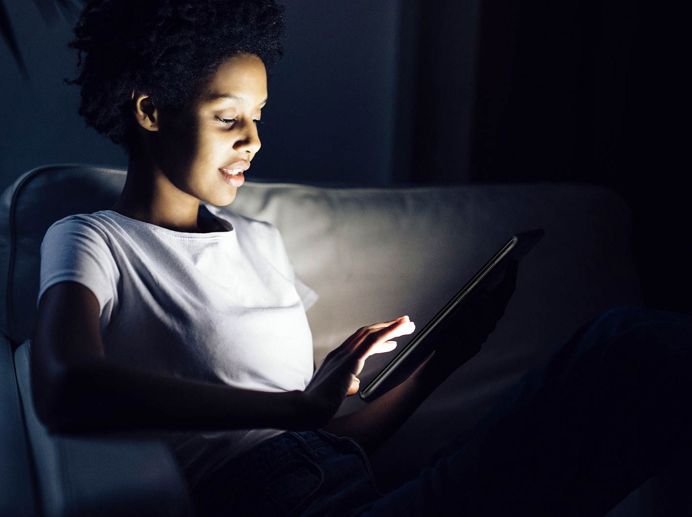 ブルーライトカットモードで目にやさしく