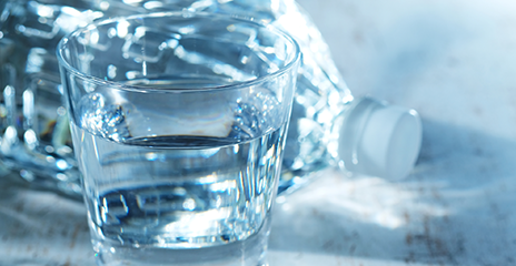 �~�l�����E�H�[�^�[