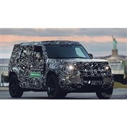 ランドローバー ディフェンダー 次期型、最新コネクトと先進運転支援システム採用へ