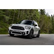 MINI クロスオーバー 欧州の改良新型にPHV、燃費は58.8km/リットル