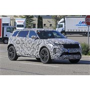 レンジローバー イヴォーク、3列7人乗りのLWB車両をスクープ!5人乗り廃止の可能性も