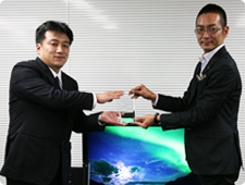 ���� �f�W�^�����f�B�A�l�b�g���[�N�Ё@�f���}�[�P�e�B���O���ƕ��@�f���O���[�o���}�[�P�e�B���O���@�Q���@�{���T�j����