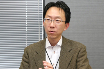 Crucial�u�����h���]������Ă�2�N�A����܂͂��ꂵ���ƌ��I������