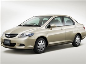 �t�B�b�g �A���A 2002�N���f��