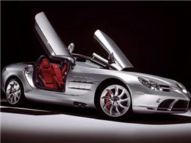 SLR�}�N���[���� 2004�N���f��