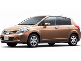 �e�B�[�_ 2004�N���f��