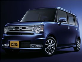 �s�N�V�X �X�y�[�X �J�X�^�� 2011�N���f��