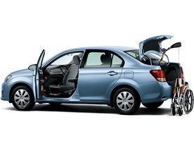 �J���[�� �A�N�V�I �����ԗ� 2012�N���f��