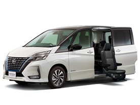 �Z���i e-POWER �����ԗ� 2018�N���f��