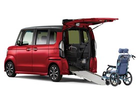 N-BOX カスタム 福祉車両 2018年モデル