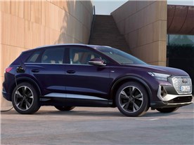 Q4 e-tron 2022�N���f��