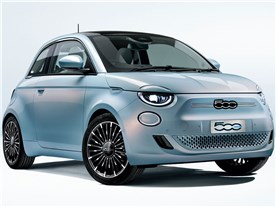 �t�B�A�b�g 500e 2022�N���f��