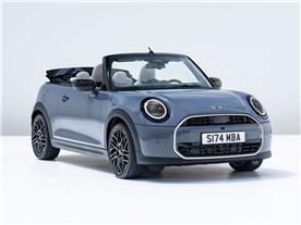 MINI CONVERTIBLE (�R���o�[�`�u��) 2024�N���f��