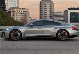 S e-tron GT 2025�N���f��