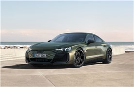 RS e-tron GT �p�t�H�[�}���X 2025�N���f��