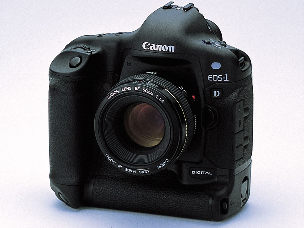EOS-1D kit �{�f�B