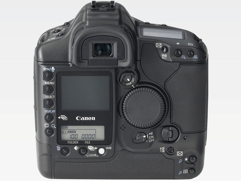 EOS-1Ds Mark II �{�f�B