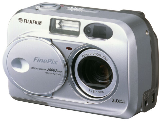 FinePix 2600Z �̐��i�摜