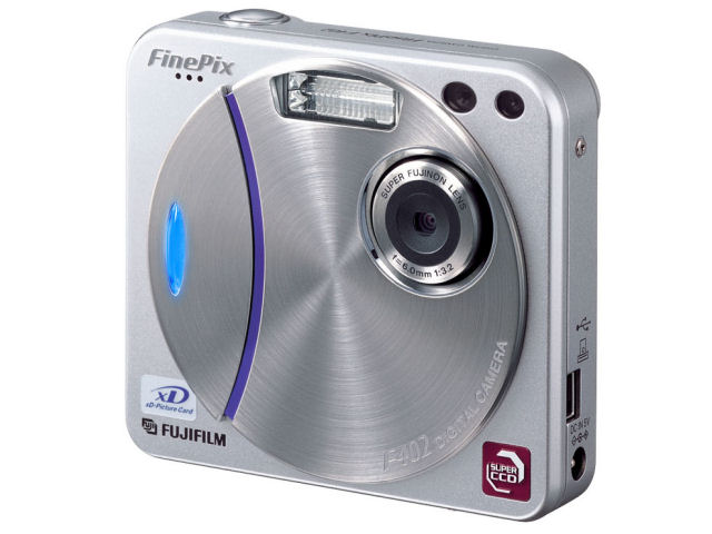 FinePix F402 �̐��i�摜