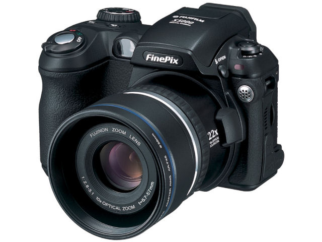 FinePix S5000 �̐��i�摜