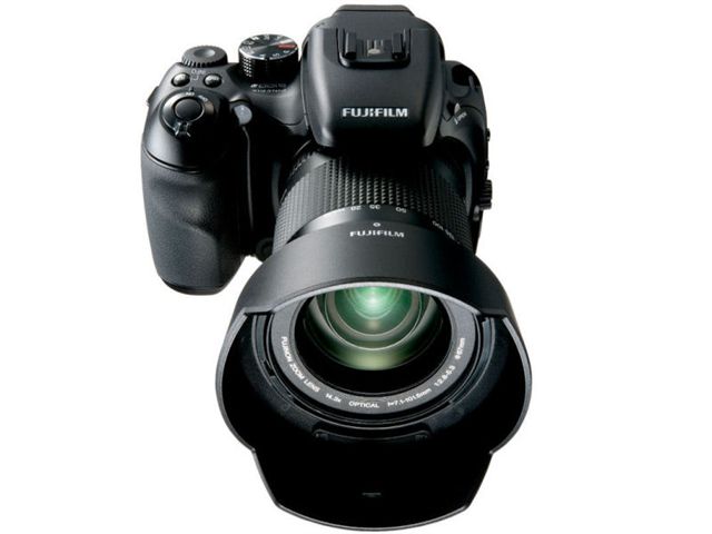 FinePix S100FS �̐��i�摜