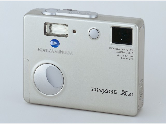 DiMAGE X31 �̐��i�摜