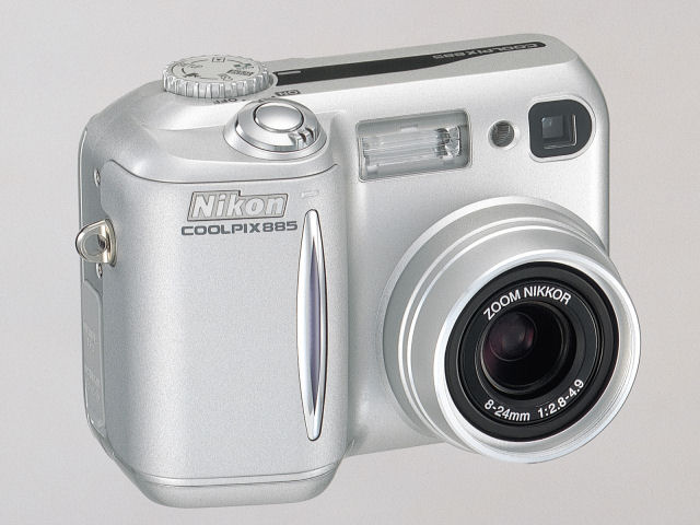 COOLPIX 885 �̐��i�摜